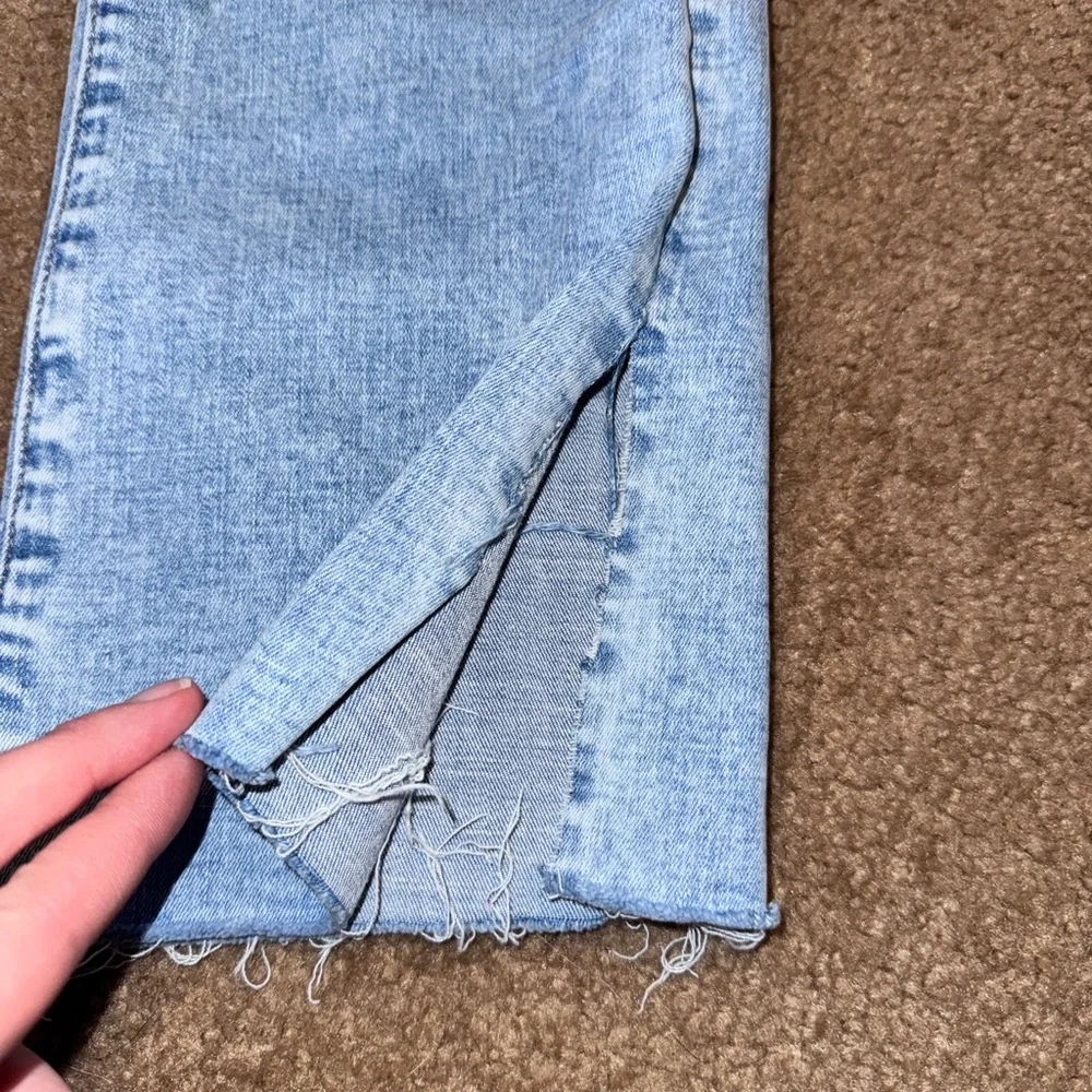 American Eagle Outfitters Light Wash Cropped Jeans - Picture 3 of 10